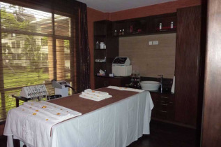 Kenya - Nairobi - Jacaranda Hotel