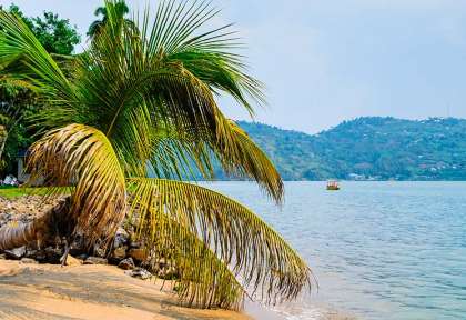 Rwanda - Lake Kivu - Shutterstock Tetyana Dotsenko