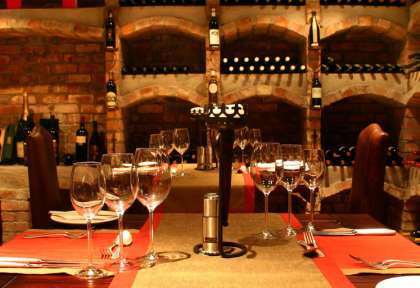 Safari de nuit en réserve privée © Shutterstock - Neil Burton