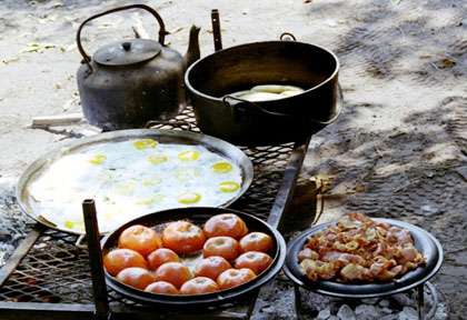 repas en safari bivouac