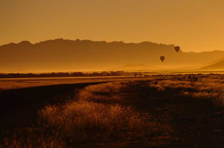 Namibie - Sesriem - Parc Naukluft - Survol en montgolfière ©Shutterstock, Janvb95