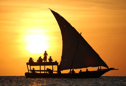 Tanzanie - Zanzibar - Croisière au coucher du soleil à Stone Town ©Shutterstock, Saphotog