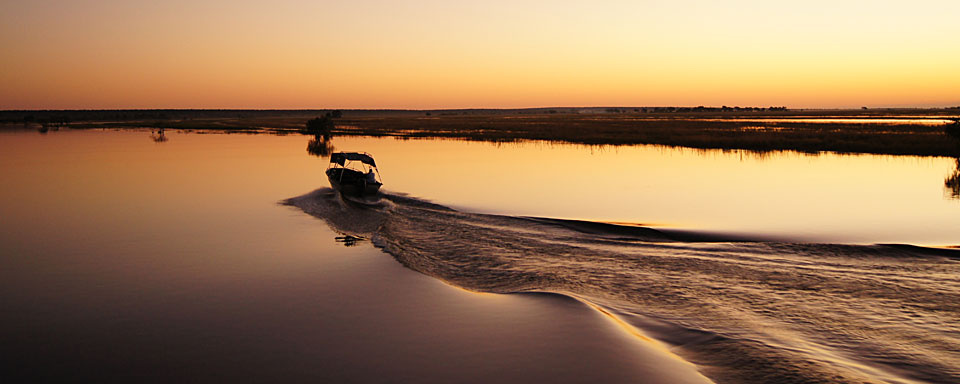 Safari bateau au coucher du soleil
